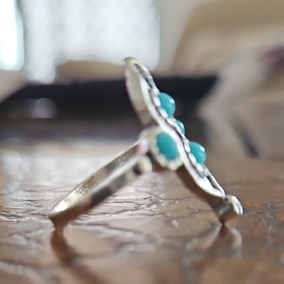 Turquoise Silver Ring - Picture 4 of 6